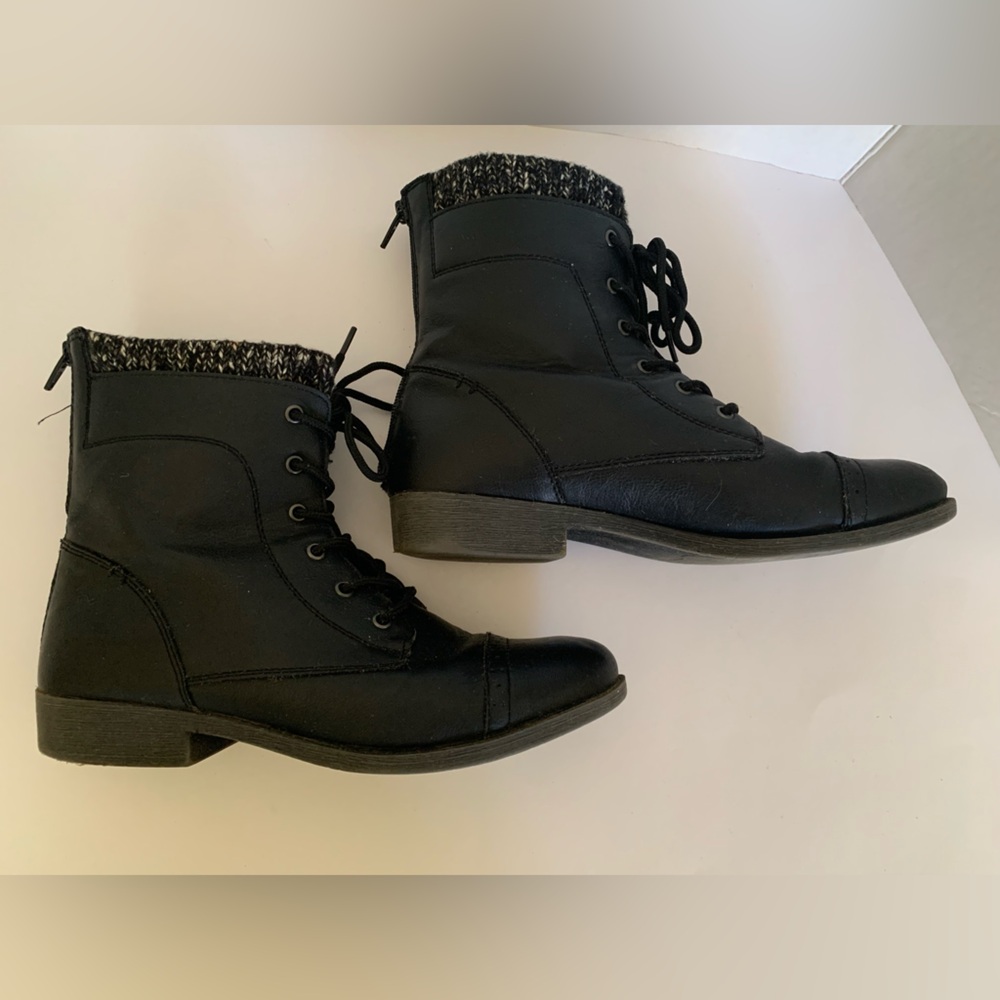 Kohl's Black Lace-Up Boots with Knit Trim Full Zipper Back Women’s Size 10M - Picture 12 of 17